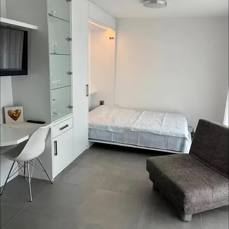 Moderne In Seenaehe דירה