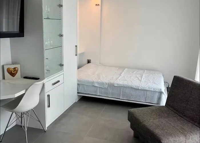 Moderne In Seenaehe דירה